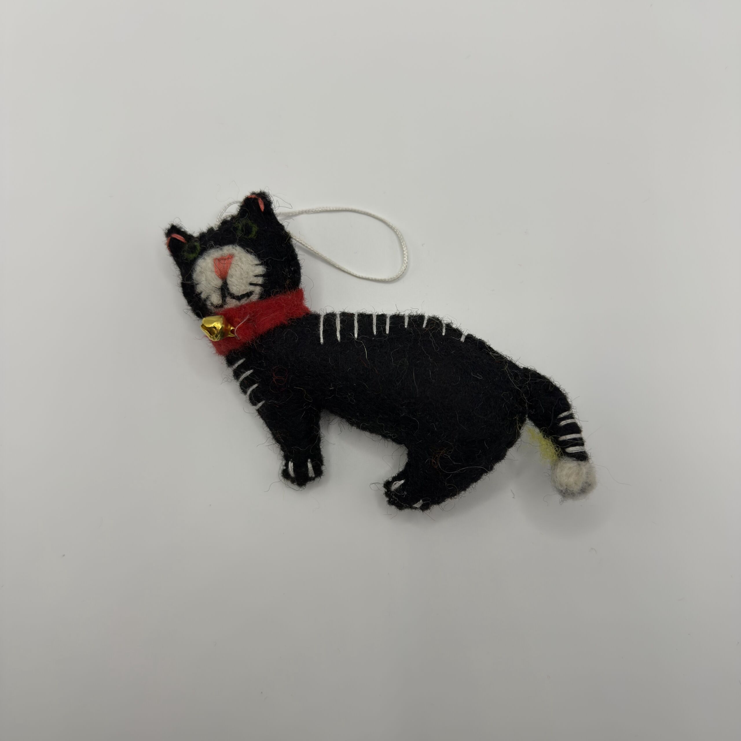 black-cat-scarf-felt-ornament