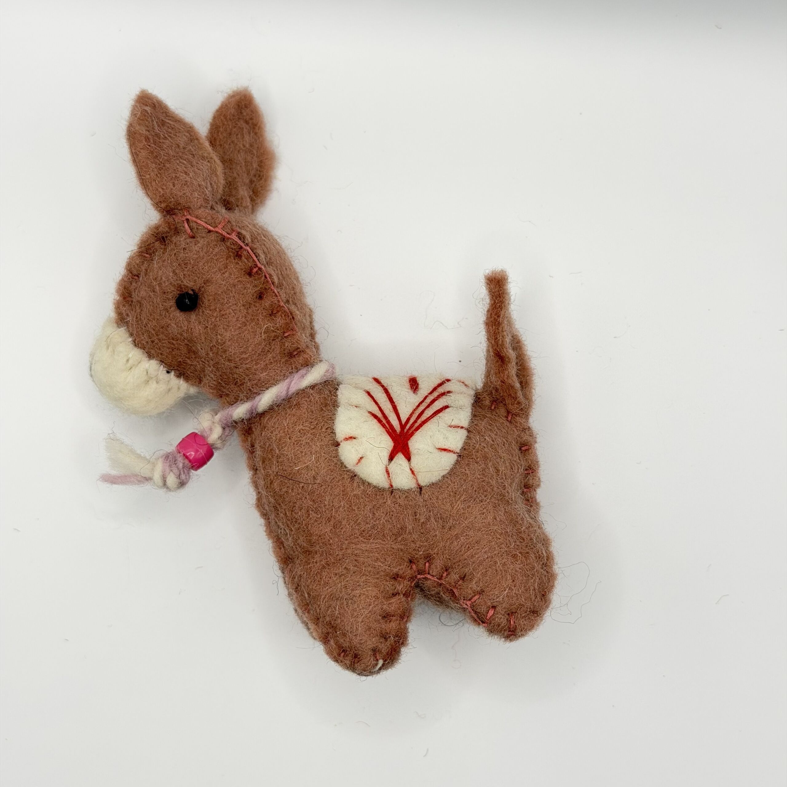 cinnamon-llama-felt-ornament