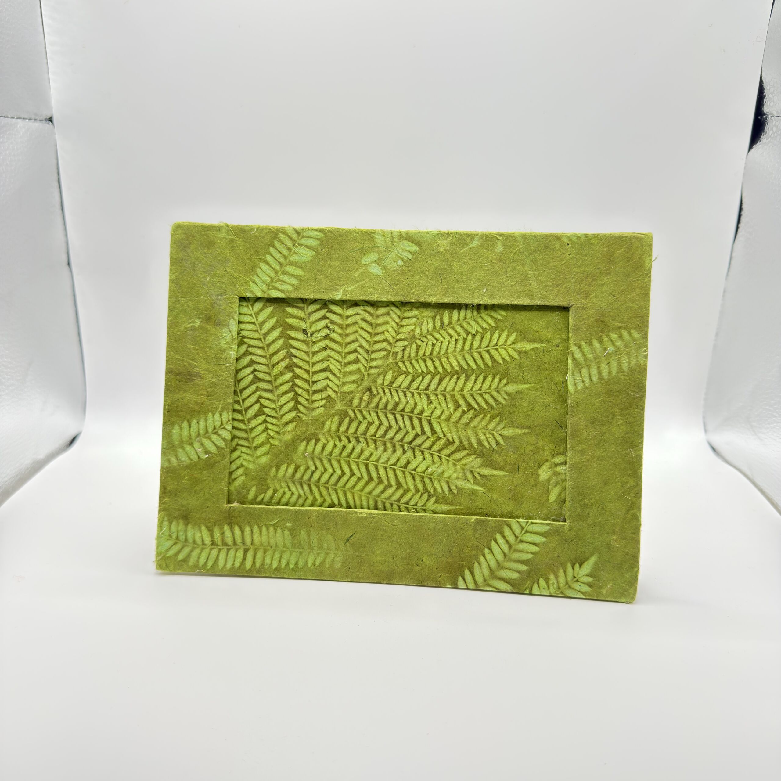 lime-leaf-lokta-picture-frame