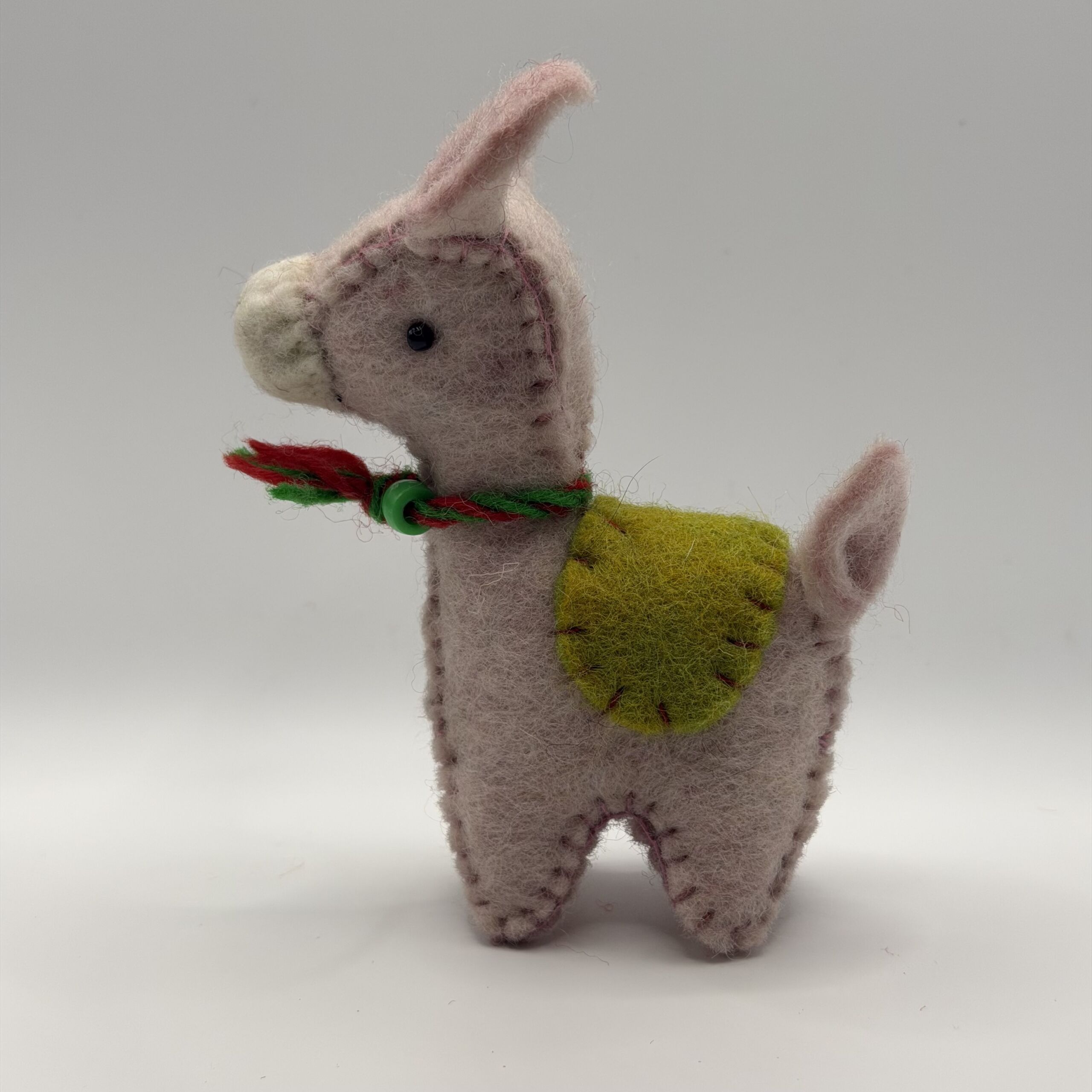 pink-llama-green-blanket-felt-ornament